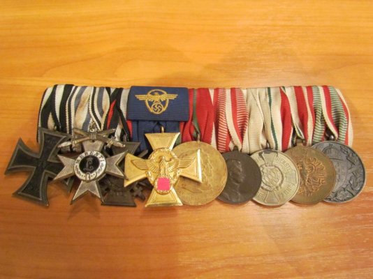 1990036576.jpg