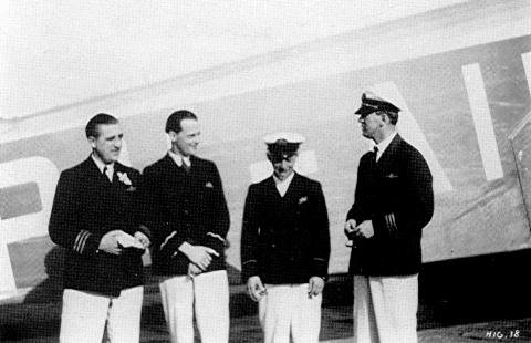 Pelikaan crew 1933 on Java.jpg