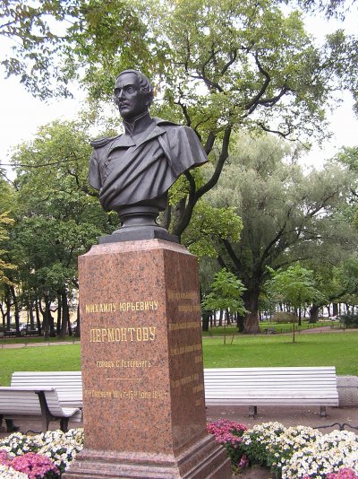 Памятник_Лермонтову_в_Александровском_саду.jpg