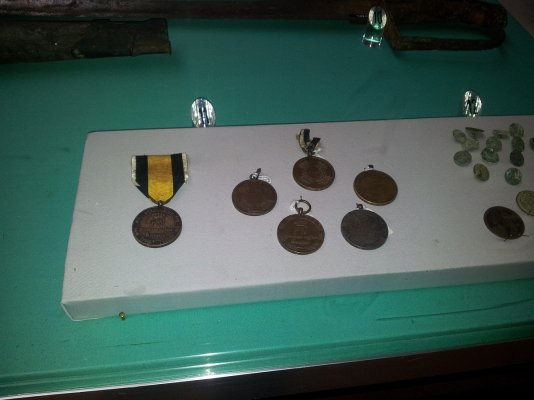 1813.jpg
