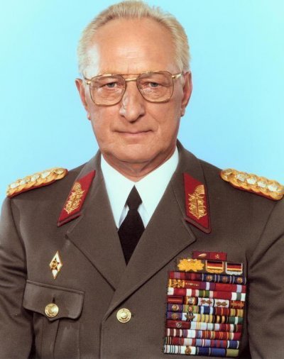 неизвестный генерал.jpg