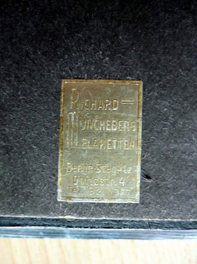 Plakette04+.jpg