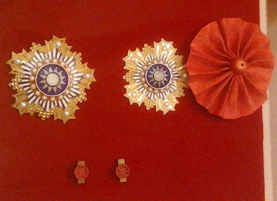 f_12144487_1.jpg