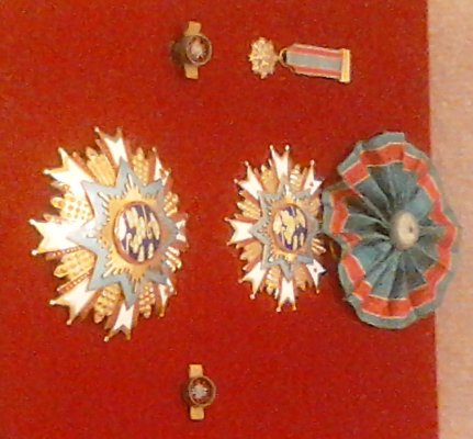 f_12144689_1.jpg
