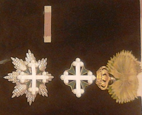 f_12144606_1.jpg