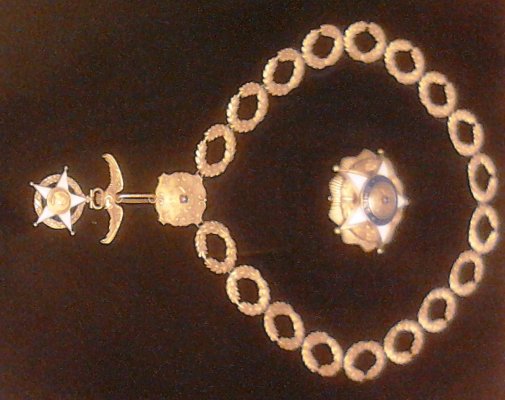 f_12144588_1.jpg