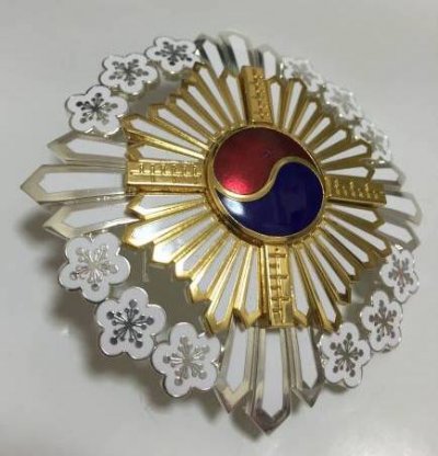 zhun108-img450x600-1451738895v9v8bc29739.jpg