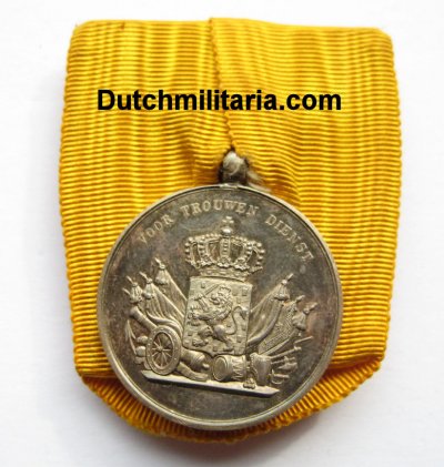 trouwendienst1-dutchmilitaria.com.jpg