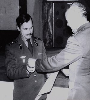 Майору_С._Качко_вручают_награду.jpg