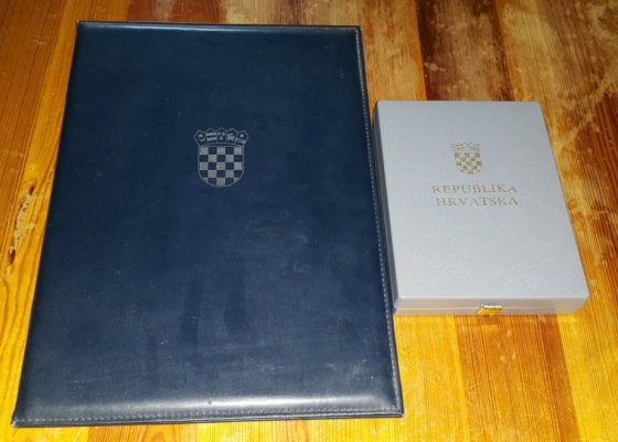 spomenica-domovinske-zahvalnosti-ukazom-folderu-komplet-slika-53931373.jpg
