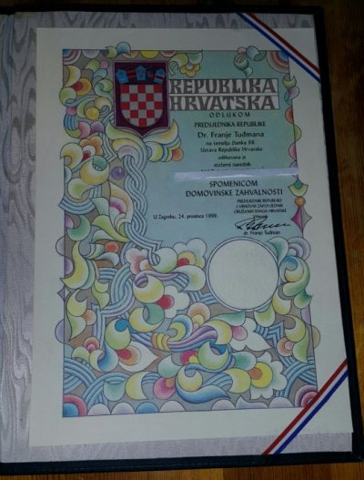 spomenica-domovinske-zahvalnosti-ukazom-folderu-komplet-slika-53931371.jpg