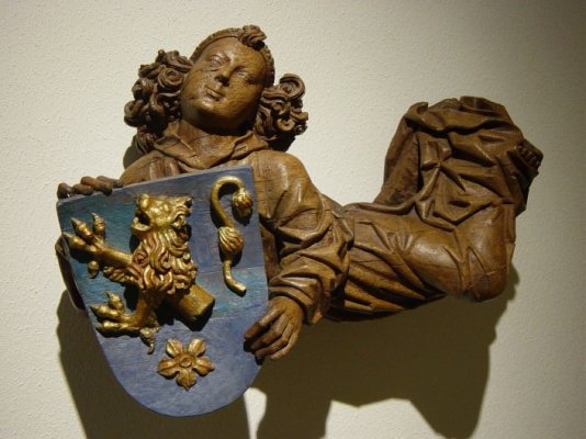 114-Engel-mit-Wappen-15.-Jhd.-705x529.jpg
