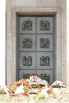 220px-Bratislava_Dvere_do_sienie_s_reliefmi_od_R._Pribisa.jpg
