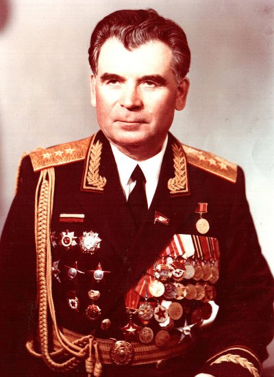 800px-Дедушка_оф.партрет.jpg