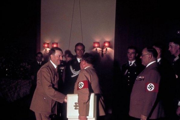 hitlers_birthday_03.jpg