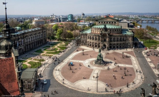 Dresden-zemperoper.jpg