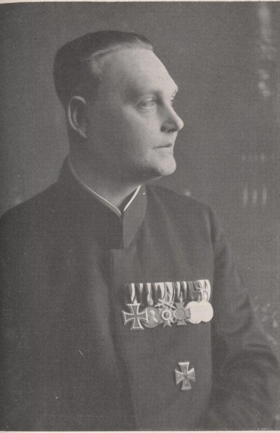 Leopold_Schwarz_mit_der_Bay.Tapferkeitsmedaille_JS.jpg