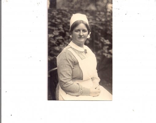 KRANKENSCHWESTER 1930.jpg