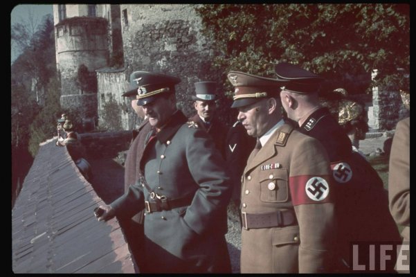 4 franz ritter von Epp & Oberb?rgermesiter of Passau in Castle Pasau at the time of the Sudeten.jpeg