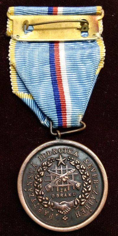6720960347_1.jpg