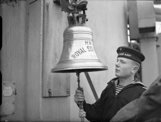 The_Royal_Navy_during_the_Second_World_War_A23811.jpg
