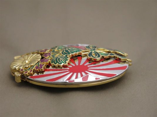 d90f4f35bf19.jpg