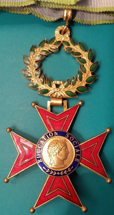 Крест ассоциации социального образования (4).jpg