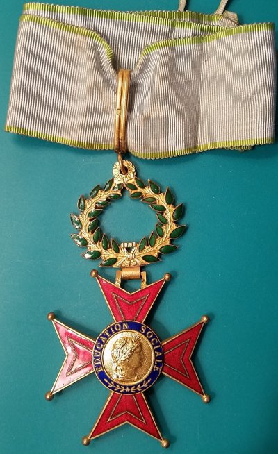 Крест ассоциации социального образования (1).jpg
