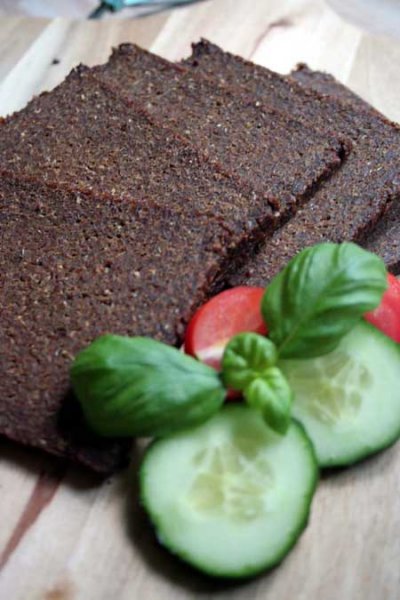 What-to-eat-with-pumpernickel.jpg