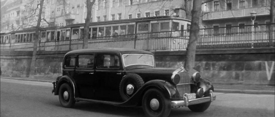 Mercedes-Benz Pullman.jpg