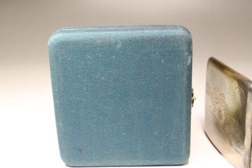 japanese-takagi-kojyo-old-chrysanthemum-silver-cigarette-case-tobacco-japan-87e6be46a70464cd63da.jpg