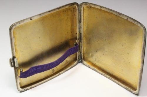 japanese-takagi-kojyo-old-chrysanthemum-silver-cigarette-case-tobacco-japan-3576486b28460faf063b.jpg