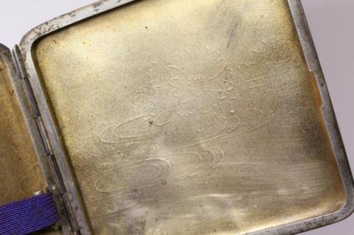 japanese-takagi-kojyo-old-chrysanthemum-silver-cigarette-case-tobacco-japan-9a47418d51a917dda863.jpg