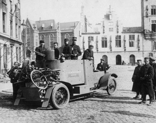1-Minerva-pantserwagen-augustus-1914_resize.jpg