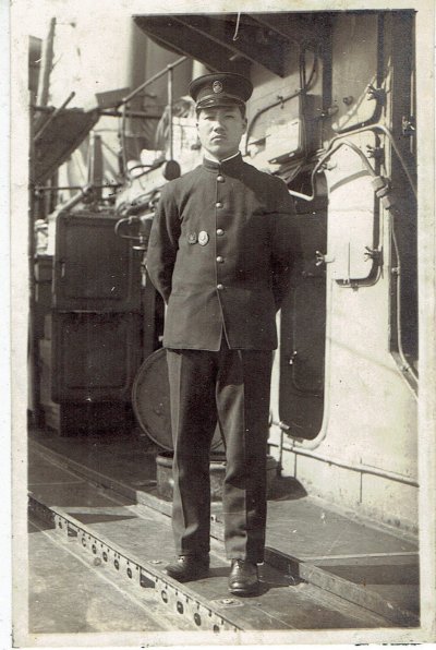 WW2-Original-Photo-Japanese-Sailor-in-Dress-Blues.jpg
