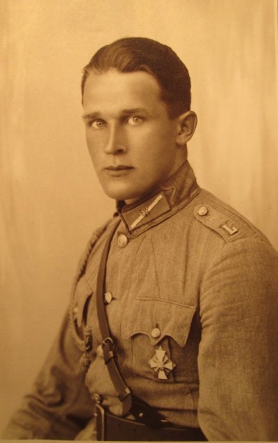 virsnieka vietnieks    art W          IMG_1150.jpg