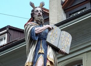 moisey_fontan_v_berne.jpg