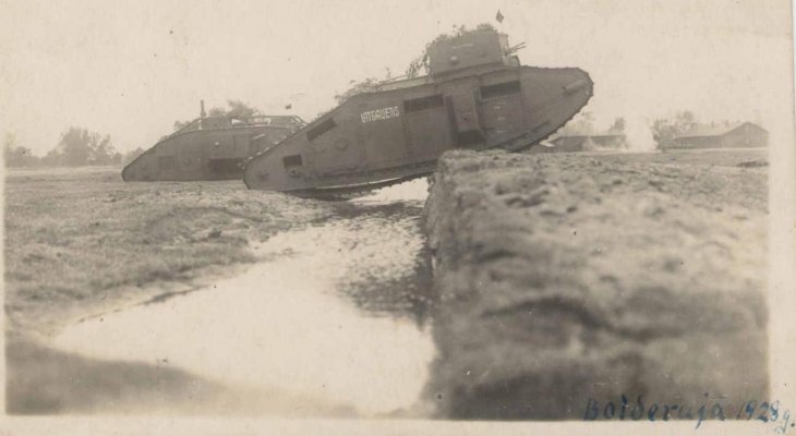 tanks                               autot2.JPG