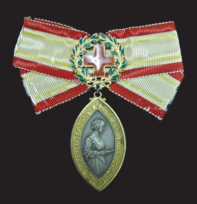 sadie_macdonalds_florence_nightingale_medal_1953.jpg