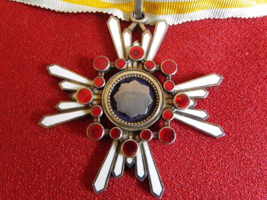 Japanese-3rd-class-Order-of-the-Sacred-Treasure-_57 (1).jpg