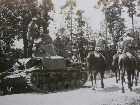 1 WW2-Japanese-Army-Picture-of-a-tankType-92-_57.jpg