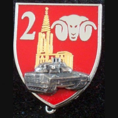 12-rc-insigne-metallique-du-2-escadron-du-12-regiment-de-cuirassiers-de-fabrication-arthus-bertr.jpg