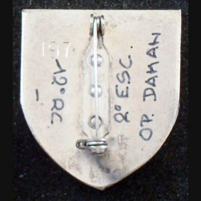 12-r.jpg