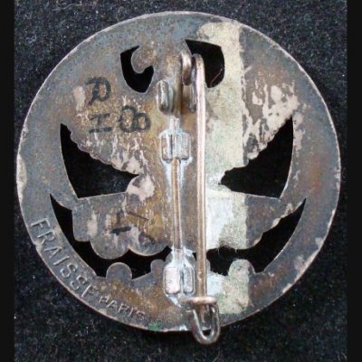 8-rh-insigne-metallique-du-4-escadron-du-8-regiment-de-hussards-de-fabrication-fraisse (1).jpg