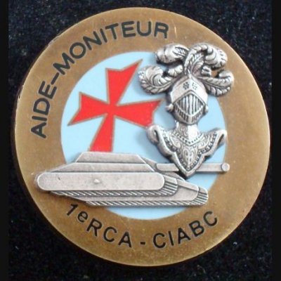 1-rca-insigne-metallique-du-brevet-d-aide-moniteur-du-centre-de-l-instruction-de-l-arme-blindee-.jpg