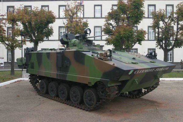 AMX-10P_01.JPG