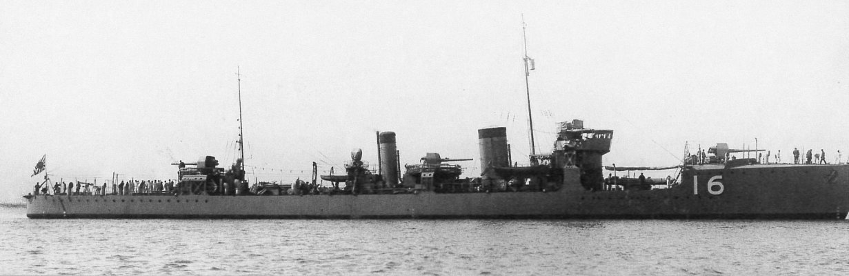 Japanese_destroyer_No16_Fuyo.jpg