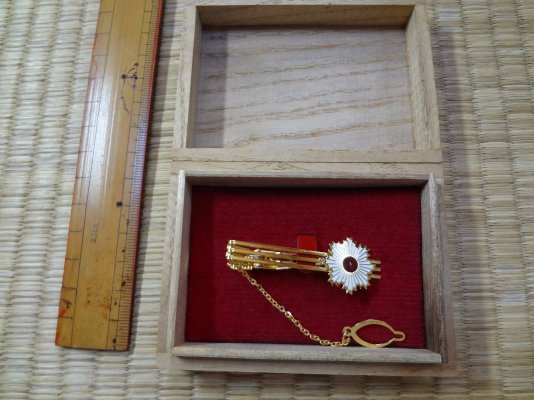 JAPANESE-ARMY-ORDER-RISING-SUN-MEDAL-ANTIQUE-RARE.jpg