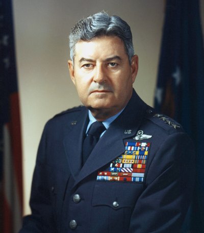Curtis_LeMay_(USAF).jpg