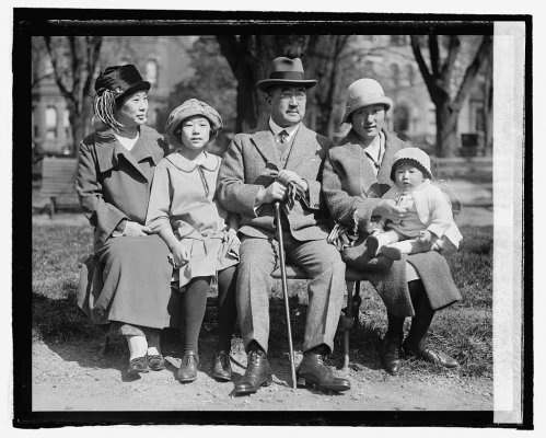ambassador-matsudaira-and-family-31225.jpg